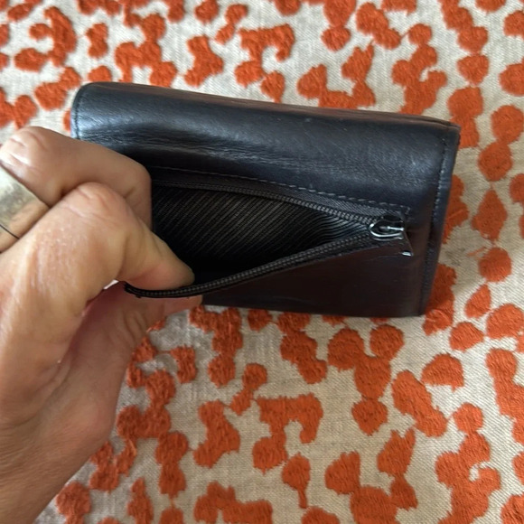 Amanda Smith leather wallet - Picture 7 of 11